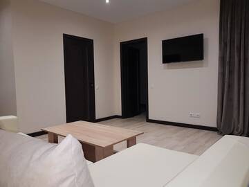 Фото номера Улучшенные апартаменты Апартаменты Apartment near the airport Kiev Zhulyany Киев Жуляны с гидромассажной ванной г. Вишневое 28